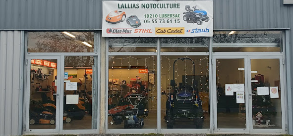 Façade du magasin Lallias Motoculture, spécialisée en matériel de motoculture, avec vitrines exposant des tondeuses et équipements de jardin.
